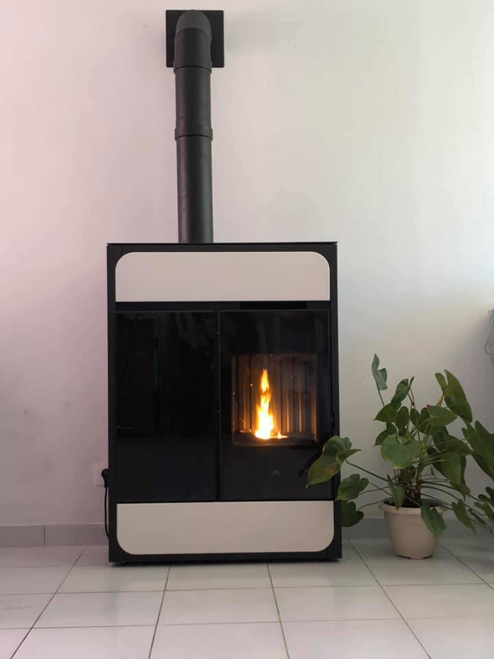 Poêle noir et blanc